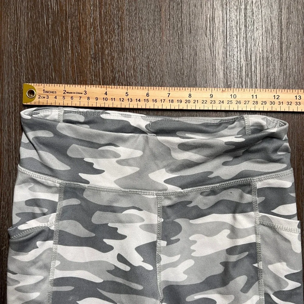Eddie Bauer Girls Kids Camo Leggings Athletic Pants Size L 14 Pockets Zip Pocket